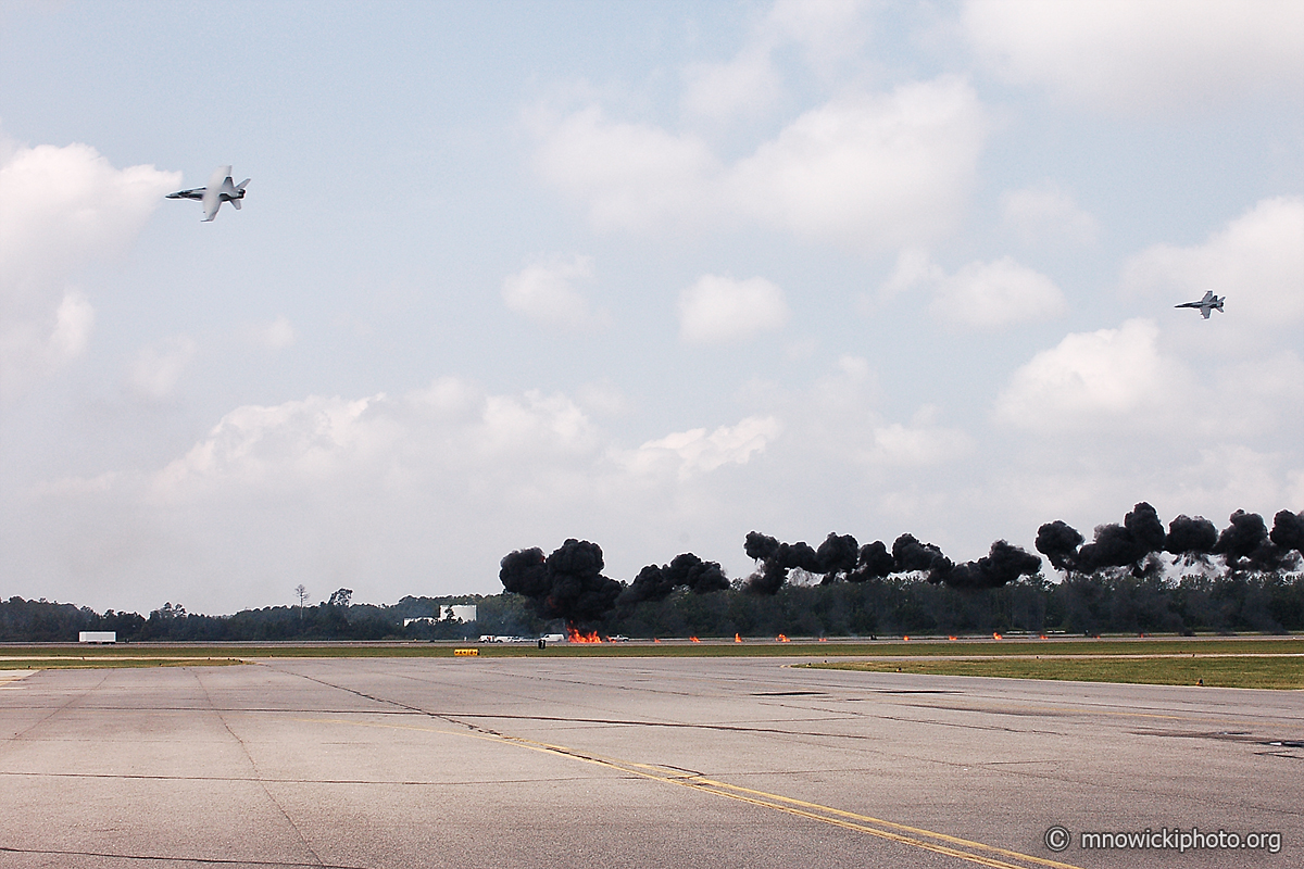 DSC_0068 copy.jpg - F-18 with pyro attack