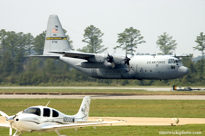 DSC_4015.jpg - C-130E Hercules 63-7792