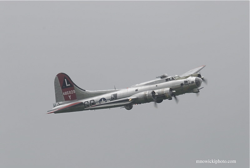 Boeing B-17 G.jpg - Boeing B-17G Flying Fortress "Yankee Lady"   N3193G  (2)