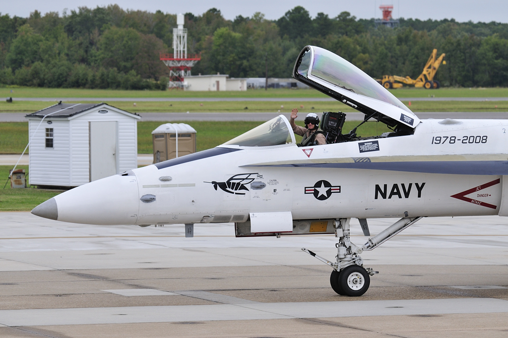 Pic.15.jpg - F/A-18C Hornet 164630   3