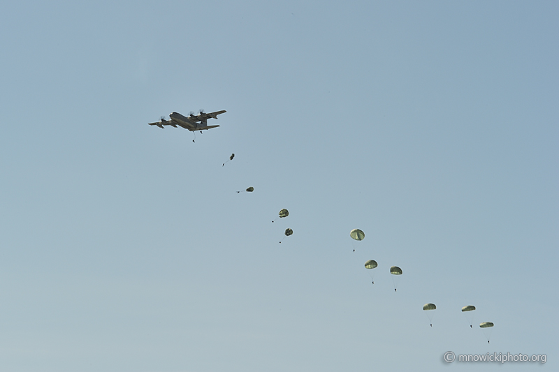 _D3S6034.jpg - Mass jump from C-130 Hercules 