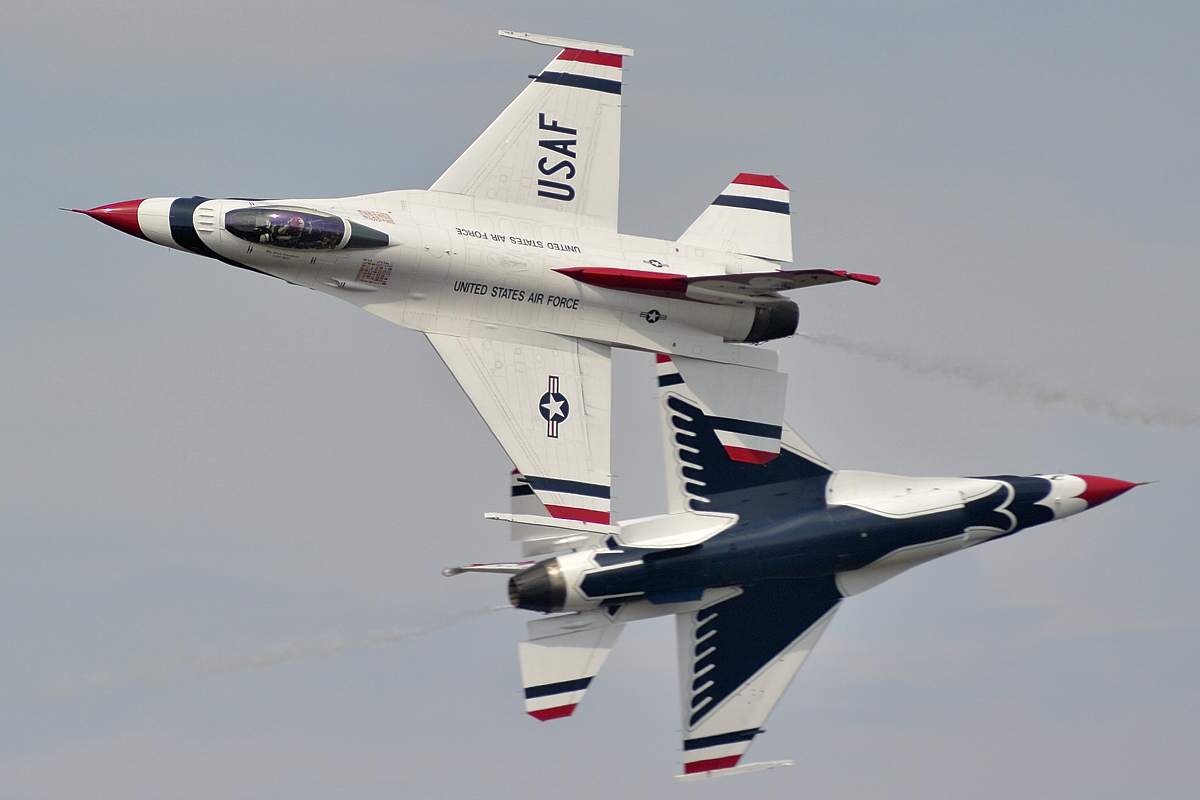 _D3S2630.jpg - Lockheed F-16CJ Fighting Falcon Thunderbirds.