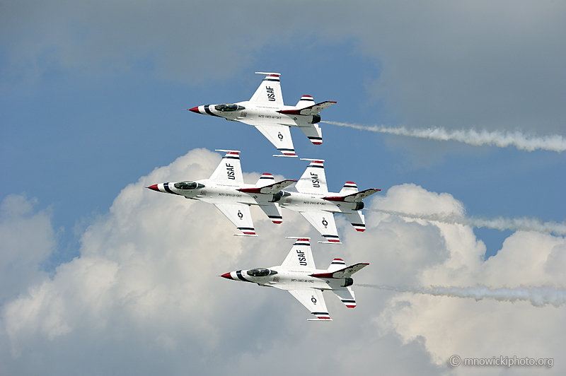 _D3S1911.jpg - "Thunderbirds"   4