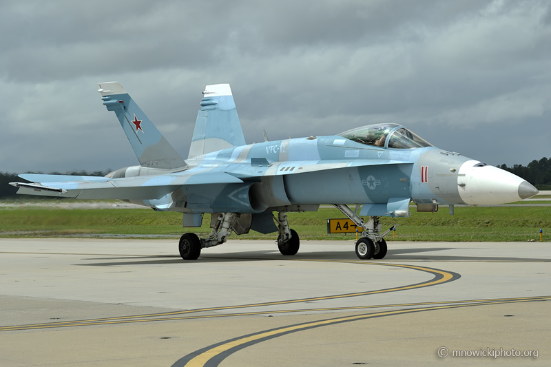 _D3S8080.jpg - USA - NavyMcDonnell Douglas F/A-18C Hornet    Reg.164644