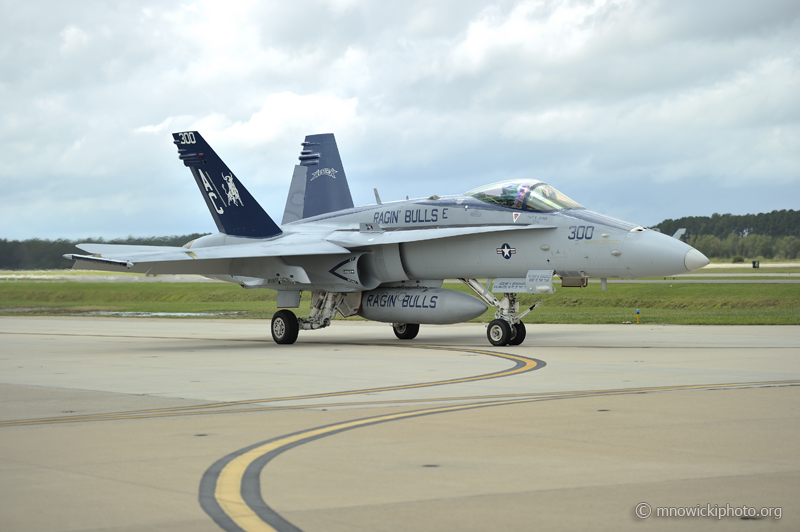 _D3S8109.jpg - USA - Navy Boeing F/A-18C Hornet 165203