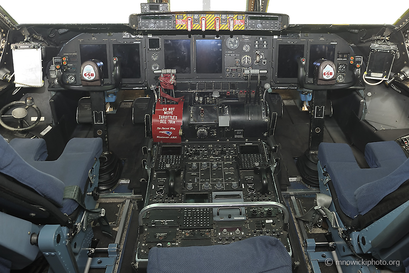 _D3S0833.jpg - C5B Galaxy cockpit.
