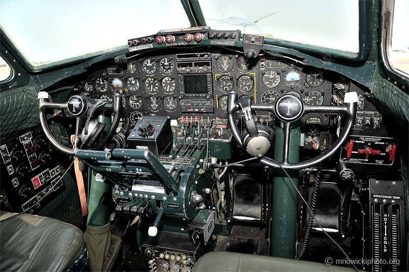 _D3S9440.jpg - Boeing B-17G Flying Fortress   cockpit     N3193G