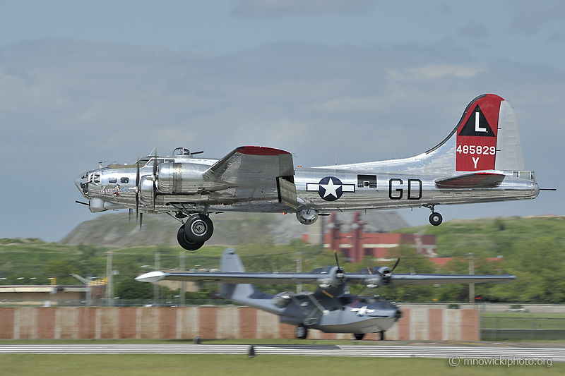 _D3S2201.jpg - B-17G Flying Fortress "Yankee Lady"  N3193G