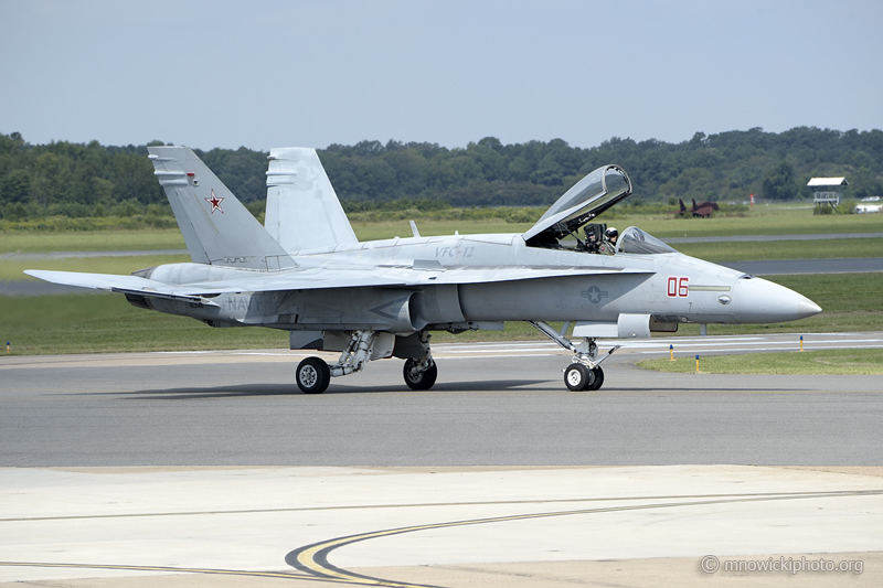 _D4S4528.jpg - McDonnell-Douglas  F/A-18C Hornet 163148 AF-06 from VFC-12