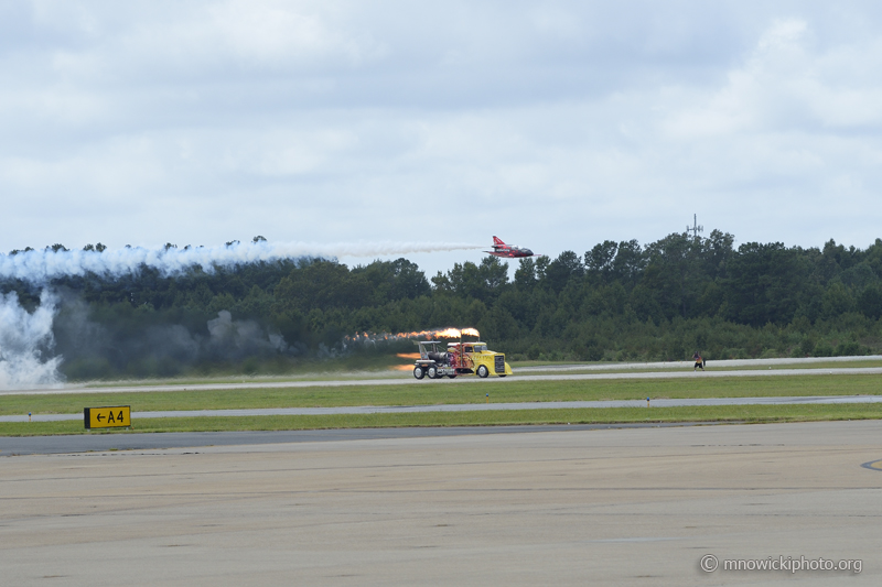 _D4S6607.jpg - Shockwave Jet Truck vs Micro Jet