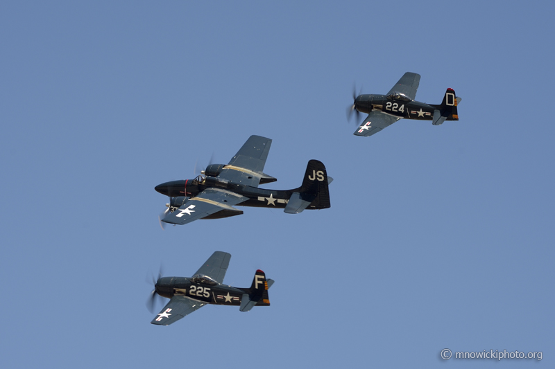 _D4S6229_1.jpg - Grumman F8F-2 Bearcat  NX8TF & Grumman F7F-3N Tigercat   NX379AK & Grumman F8F-2 Bearcat NX1DF