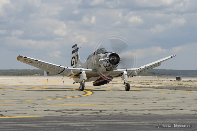 _DFF4932.jpg - Douglas EA-1E Skyraider   N188RH   4