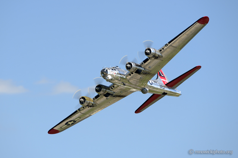 _D4S3056.jpg - Boeing B-17G Flying Fortress    N3193G  2