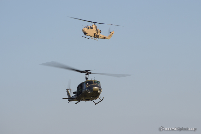 _D4S0240.jpg - Bell UH-1H  N426HF & Cobra Bell AH-1F  N998HF