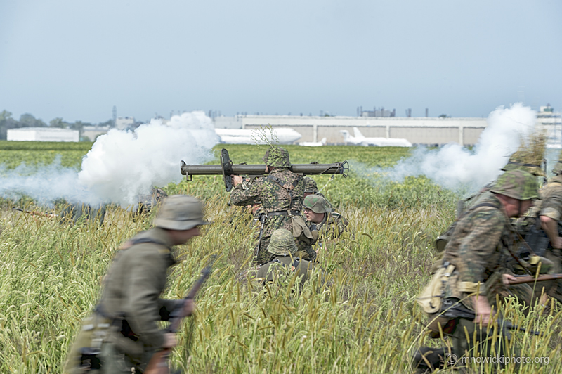 _D4B3671 copy.jpg - WWII German reenactors. Raketenpanzerbüchse 54 .Rocket Anti-armor Rifle Model 54