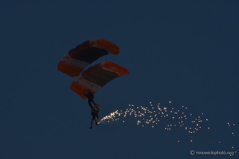 _D516666 copy.jpg - Skydive Suffolk Team Jump