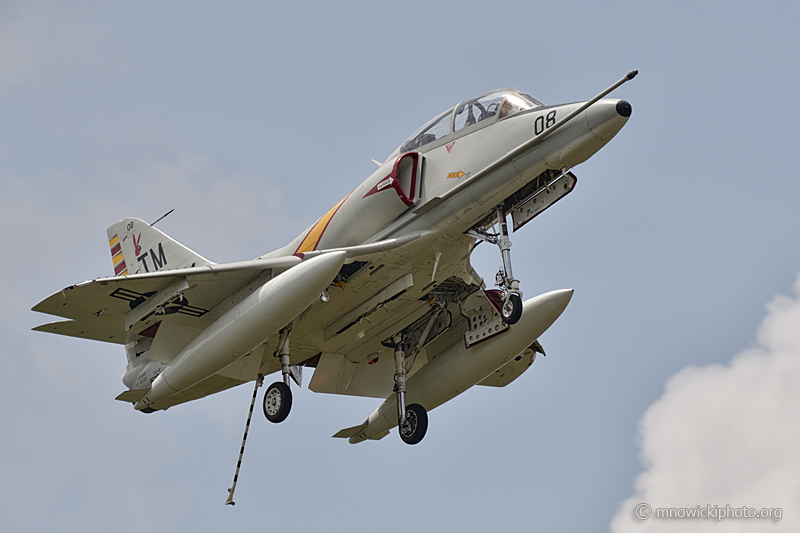 _D519594 copy.jpg - Douglas TA-4F Skyhawk C/N 13590, N524CF   (4)