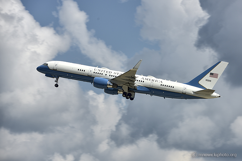 _DOS6992 copy.jpg - C-32A (Boeing-757) 09-0016