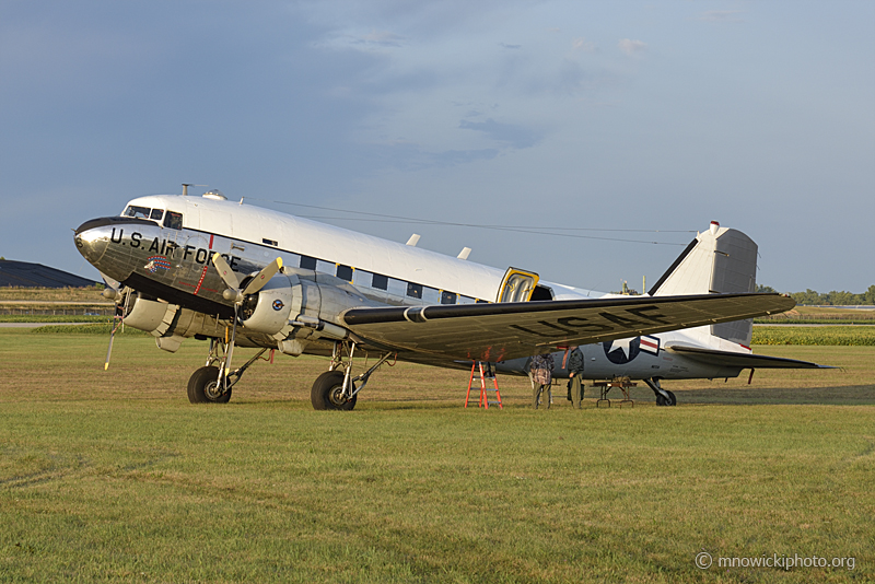 _DOS4699 copy.jpg - Douglas DC-3C-S4C4G  C/N 33048