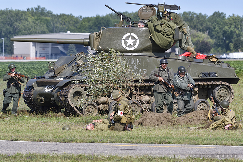 _DPI9646 copy.jpg - Reanactors with M4 Sherman Tank 