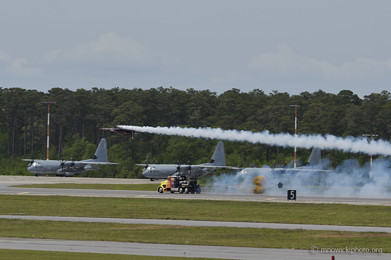 _DPI7371 copy.jpg - MX Aircraft MX2 N540RH vs Shockwave jet truck