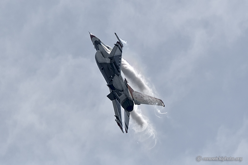 _DPI8227 copy.jpg - F-16 USAF Thunderbird