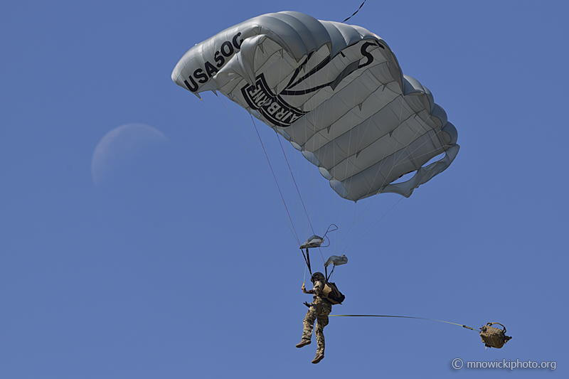 _D856670 copy.jpg - Black Daggers U.S. Army Parachute Team tactical demo
