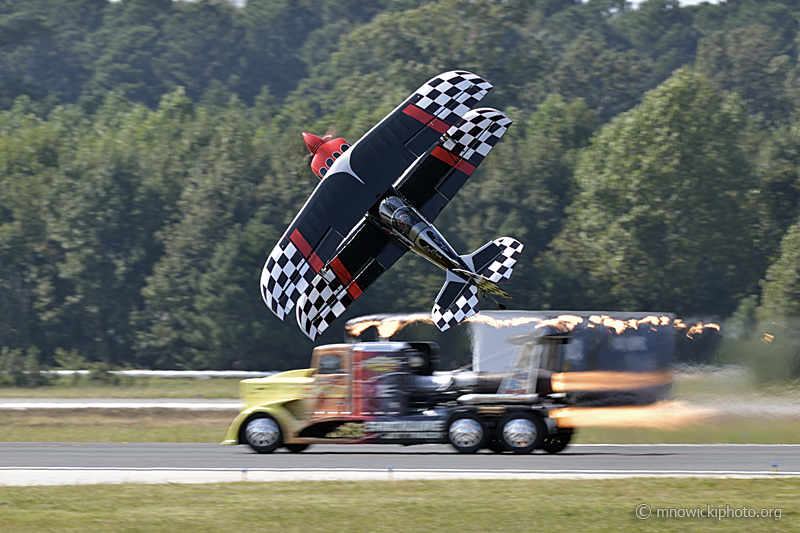 _D857370_01 copy.jpg - PITTS S-2S N540SS Skip Stewart VS Shockwave