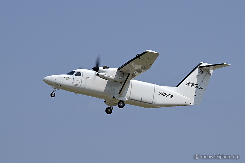 _Z623559 copy.jpg - Textron Aviation Inc Cessna 408 Skycourier C/N 408-0001, N408FR