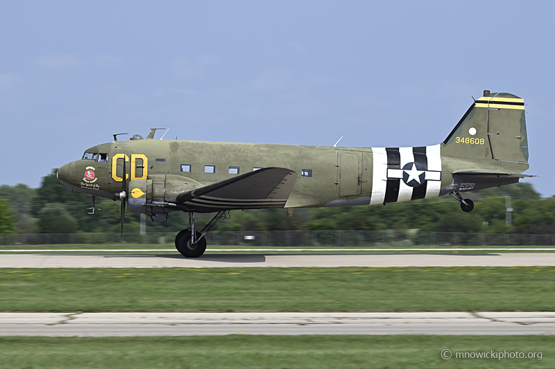 _Z623779 copy.jpg - Douglas DC-3  N478J