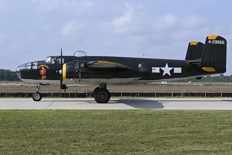 _Z620063 copy.jpg - North American B-25N Mitchell "Champaign Gal" C/N 44-28866, NL744CG