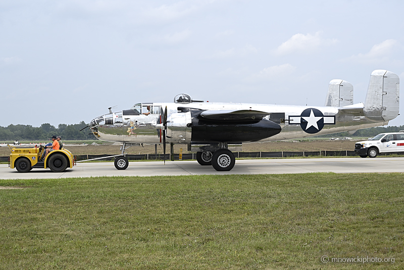 _Z620192 copy.jpg - North American B-25J Mitchell "Lady Luck" C/N 45-8884A, N5833B