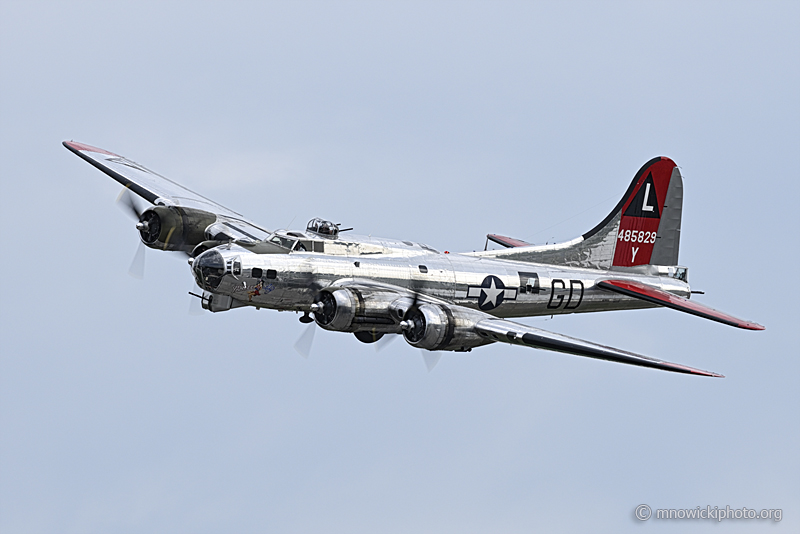 _Z776955 copy.jpg - Boeing B-17G Flying Fortress "Yankee Lady" C/N 77255 - Yankee Air Museum, N3193G  (2)