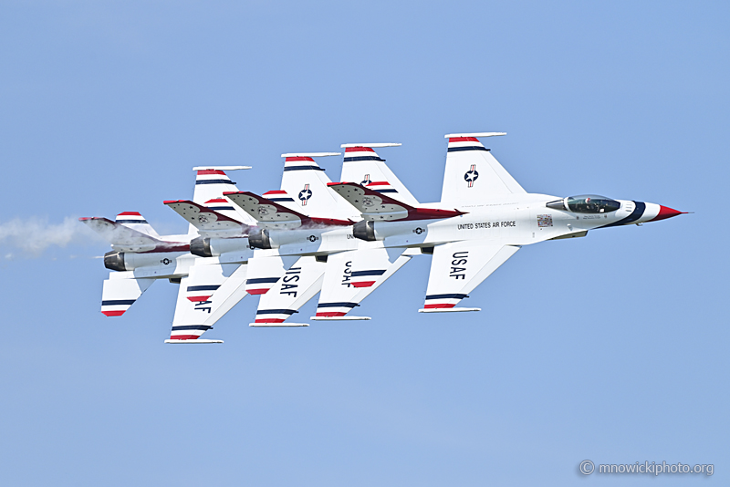 _Z621432 copy.jpg - USAF Demo Team "Thunderbirds"  (4)