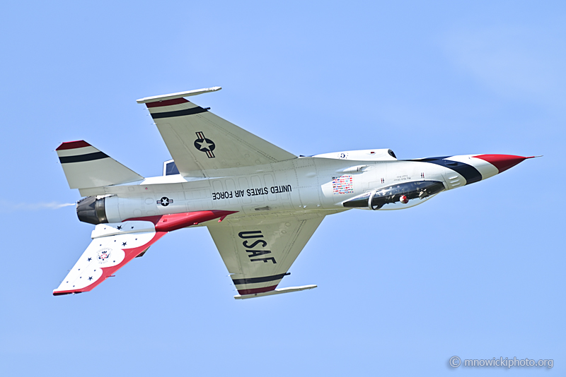 _Z621445 copy.jpg - F-16 Fighting Falcon from USAF Thunderbirds nr 5.