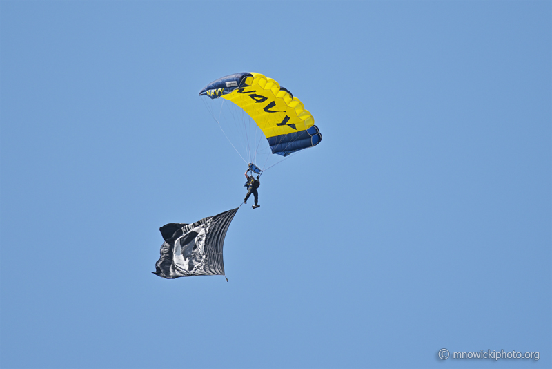 MN9_2738 copy.jpg - U.S. Navy Leap Frogs Parachute Team  (2)