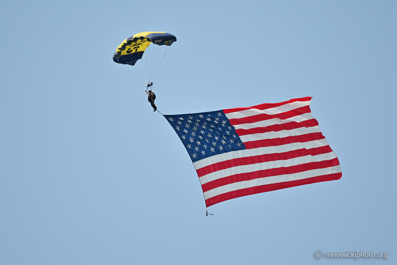 MN9_2745 copy.jpg - U.S. Navy Leap Frogs Parachute Team flag jump.