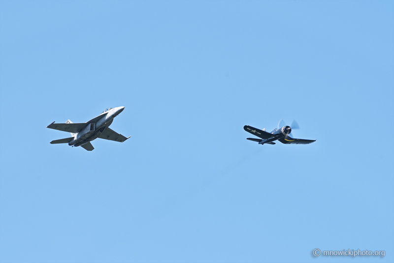 Z62_8596 copy.jpg - F/A-18F Super Hornet 165917 AD-205 & Goodyear FG-1D Corsair C/N 3729 (92468), N9964Z