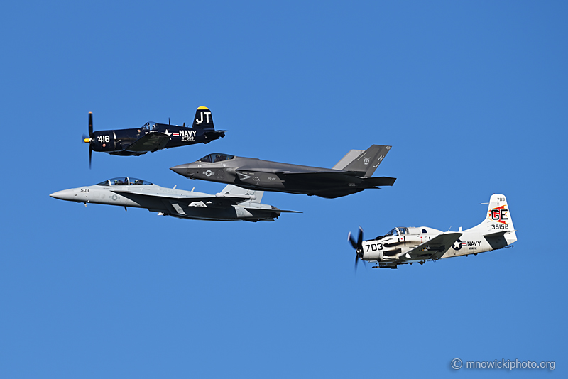 Z62_5943 copy.jpg - Chance Vought F4U-4 & F-35C Lightning II & EA-18G Growler & Douglas EA-1E Skyraider