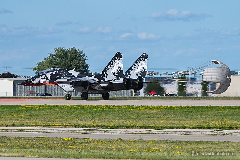 Z62_6895 copy.jpg - 1989 MIKOYAN-GURIVICH DESIGN BUREAU MIG-29UB  N29UB  (7)