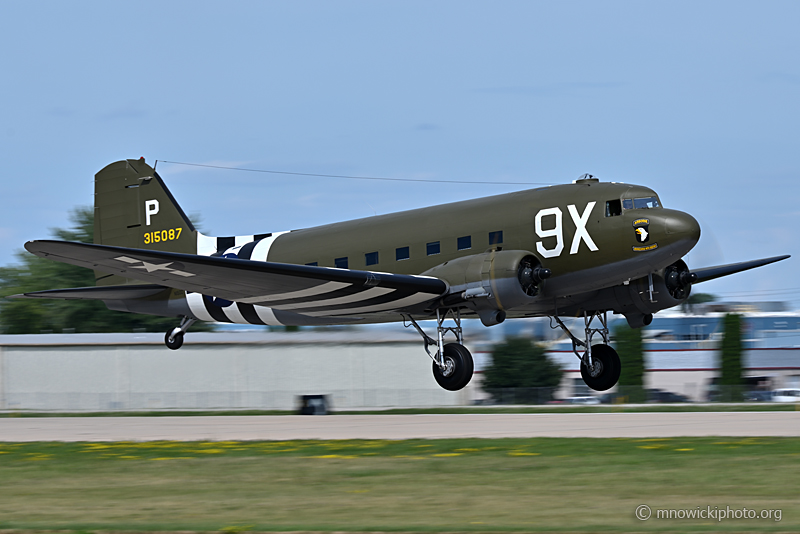 Z77_2748 copy.jpg - Douglas DC-3C-S1C3G C/N 4463, N150D