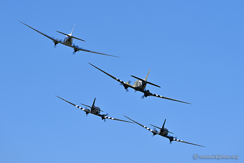 Z77_3191 copy.jpg - DC3's formation  (2)