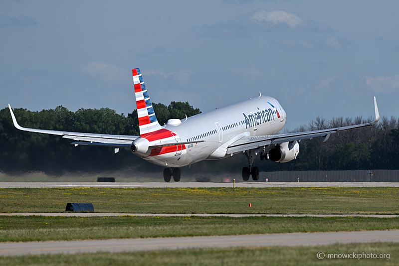 Z77_3574 copy.jpg - Airbus A321-231 C/N 6909, N164NN  (2)