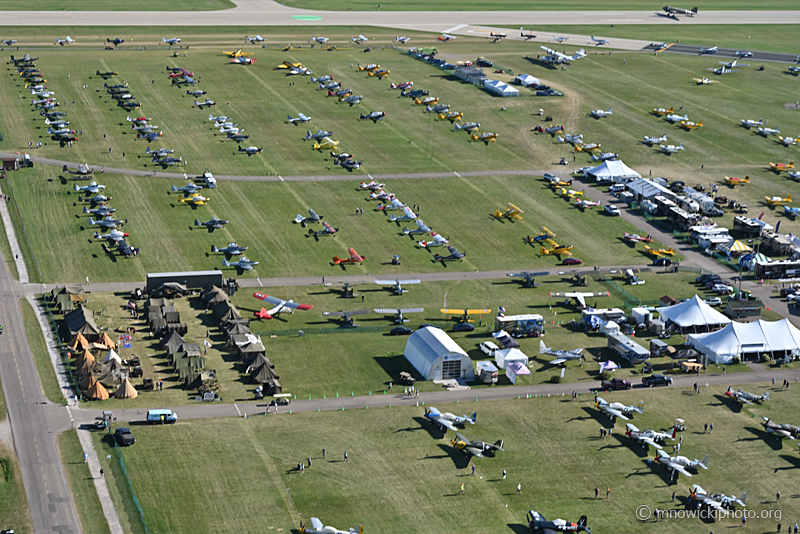 Z77_7522 copy.jpg - EAA AirVenture Oshkosh (3)