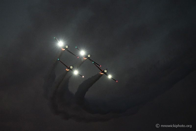 Z77_7896 copy.jpg - North American T-6G Texans Aeroshell Aerobatic Team  (2)