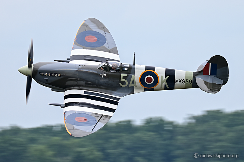 Z62_9165 copy.jpg - Supermarine 361 Spitfire LF.IXc C/N CBAF.8125, NX959RT  (3)