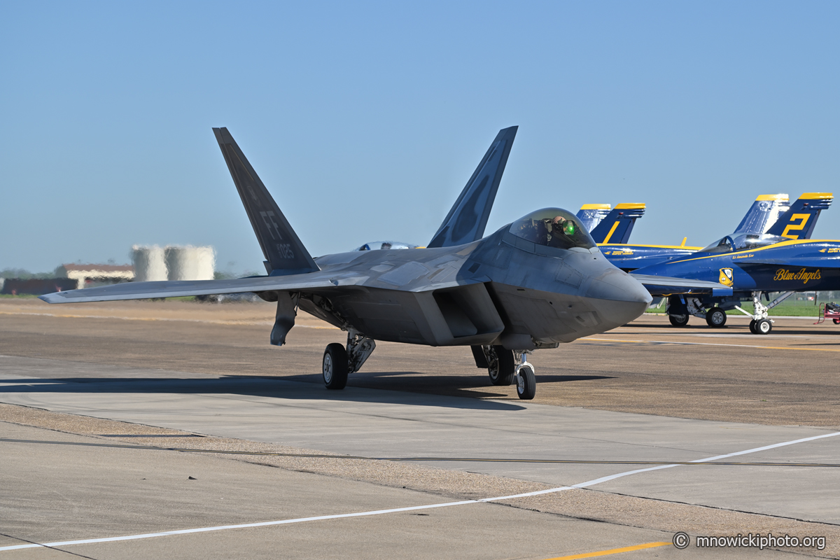 MN6_0995 copy.jpg - F-22 Raptor 01-4025 FF from 94th FS  1st FW Langley AFB, VA