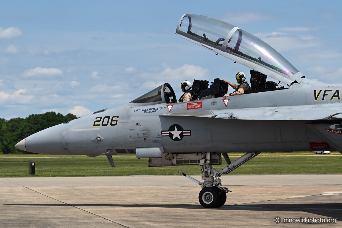 MN6_3661 copy.jpg - F/A-18F Super Hornet 165887 AD-240   (5)