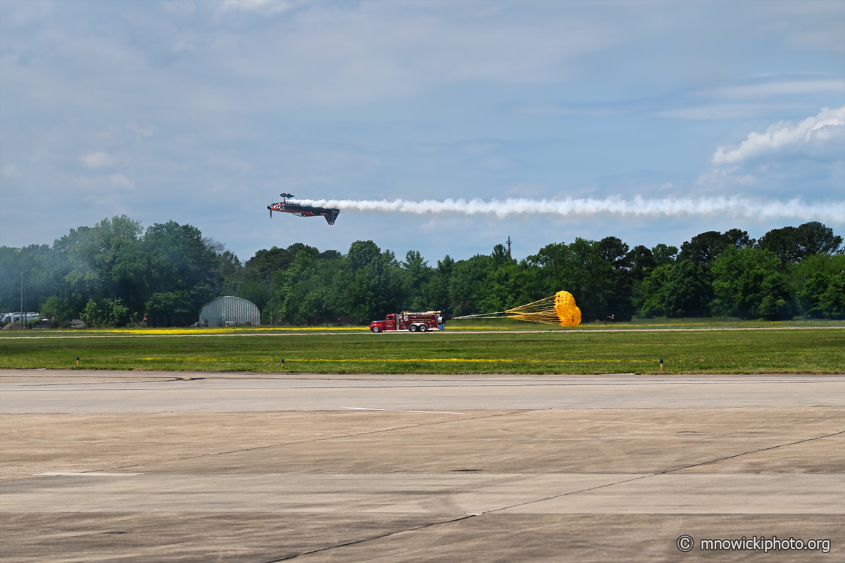 MN6_4468 copy.jpg - Rob Holland Aerosports in the race with Aftershock Jet Truck   (2)