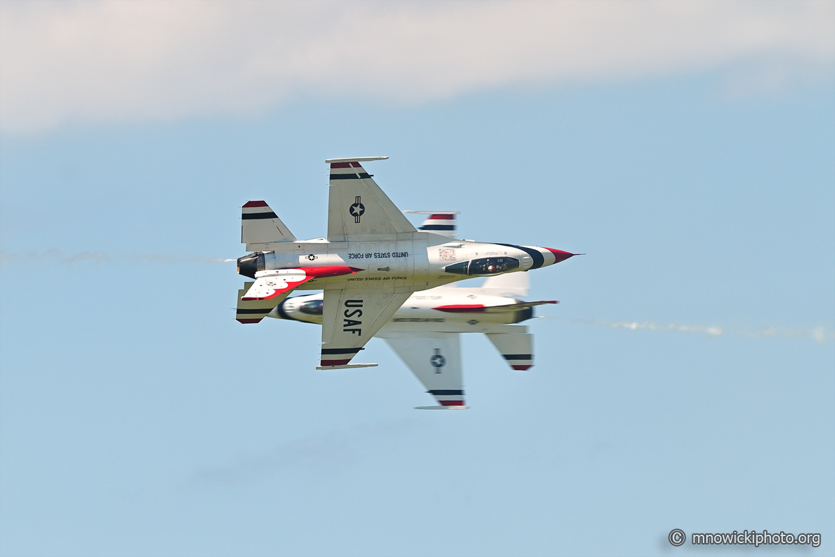 MN6_4497 copy.jpg - US Air Force Demo Team "Thunderbirds"    (8)